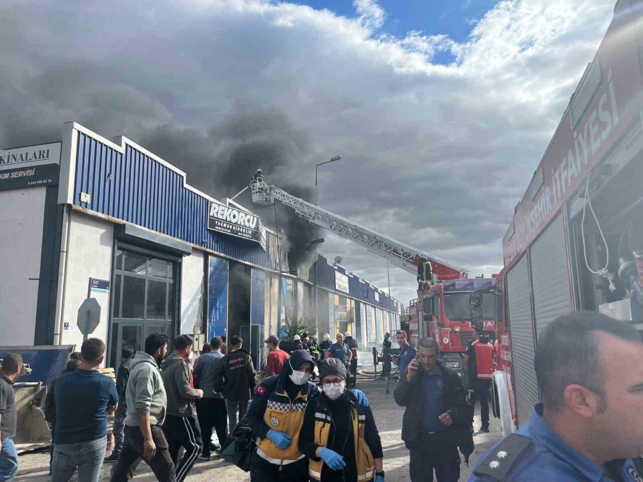 Kayseri’nin Kocasinan ilçesinde faaliyet gösteren bir mobilya atölyesinde çıkan yangın,