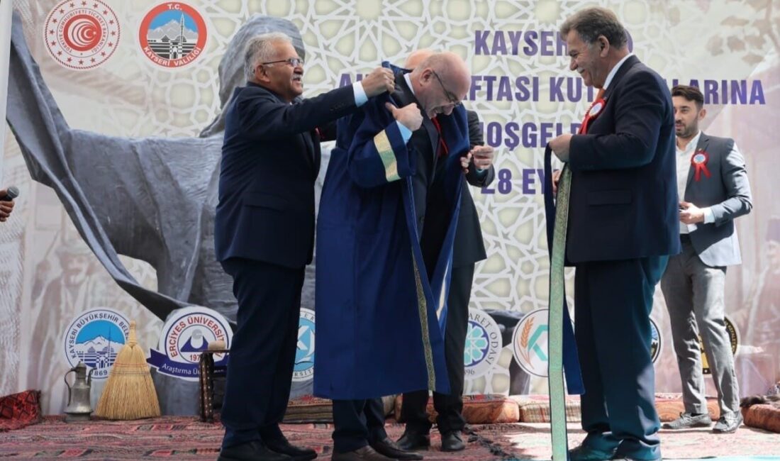 Kayseri Üniversitesi (KAYÜ) Rektörü Prof. Dr. Kurtuluş Karamustafa’ya, 38. Ahilik