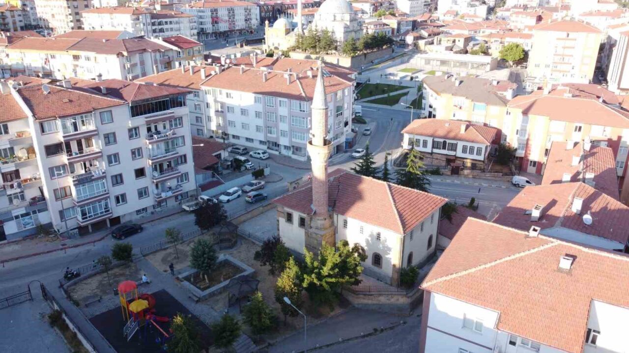Yozgat’taki Kayyımzade camisi geçen zamana rağmen ayakta duran bir ibadethane