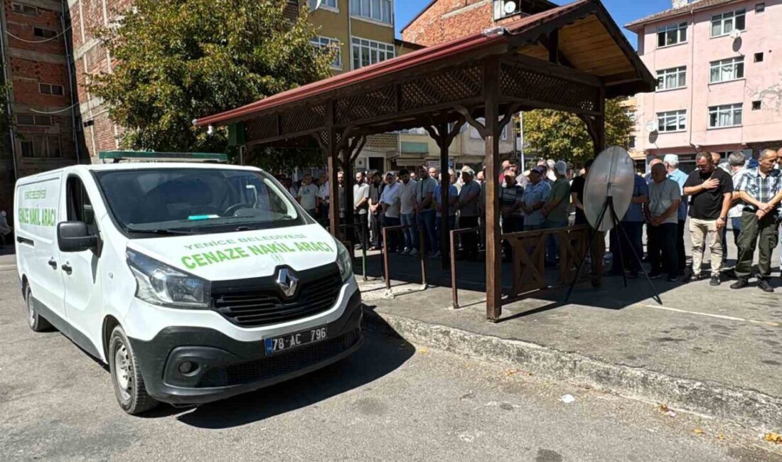 Almanya’dan Karabük’e gitmek üzere yola çıkan ailenin Bulgaristan’da geçirdiği trafik