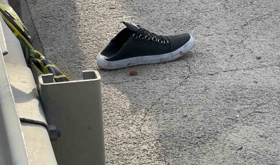 Burdur’da motosikletin bariyere çarpması sonucu meydana gelen kazada sürücü hayatını