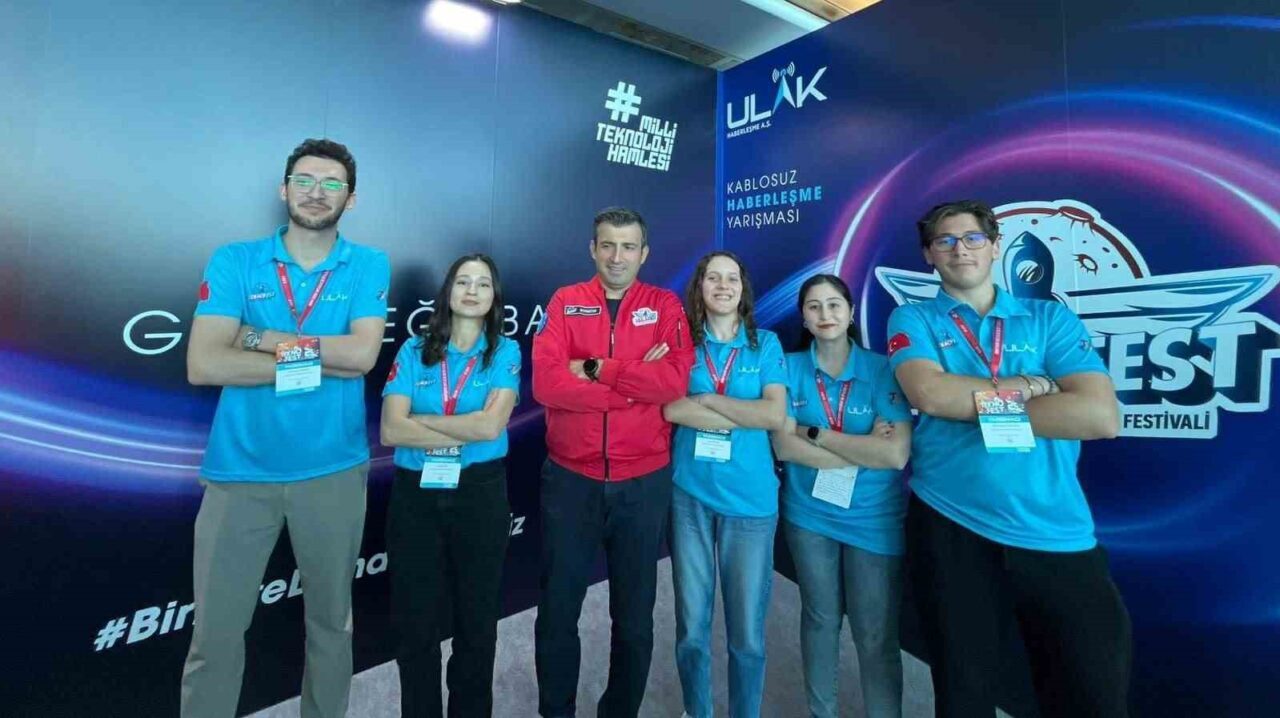 Karabük Üniversitesi Partech Kablosuz Haberleşme Takımı, TEKNOFEST’te sergilediği birlik ve