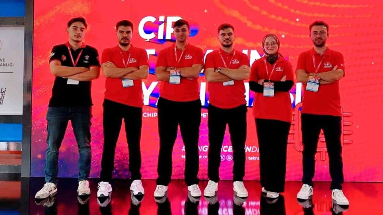 Karabük Üniversitesi (KBÜ) öğrencilerinden oluşan KÜP-X Takımı, TEKNOFEST 2025 Çip