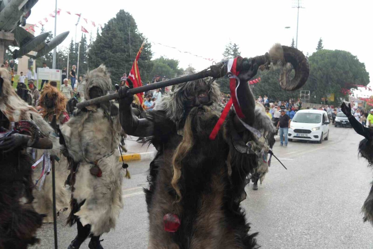 6 Eylül Balıkesir’in kurtuluşu etkinliklerine yine ’Tülütabaklar’ damga vurdu. Keçi