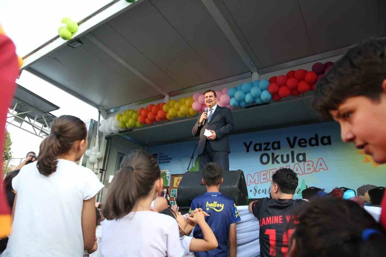 Keçiören Belediyesi, yeni eğitim-öğretim yılı kapsamında ‘Yaza Veda Okula Merhaba’