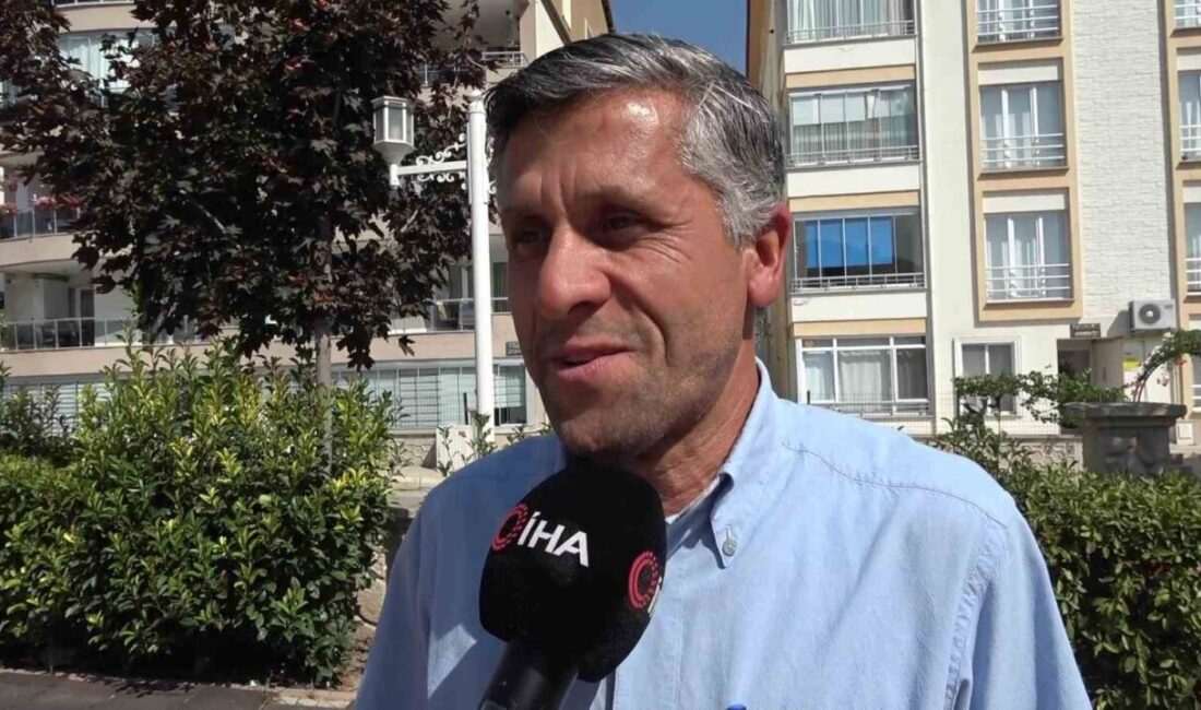 Amasya’da bir kedi ve fare yan yana görüntülendi. Fareye saldırması