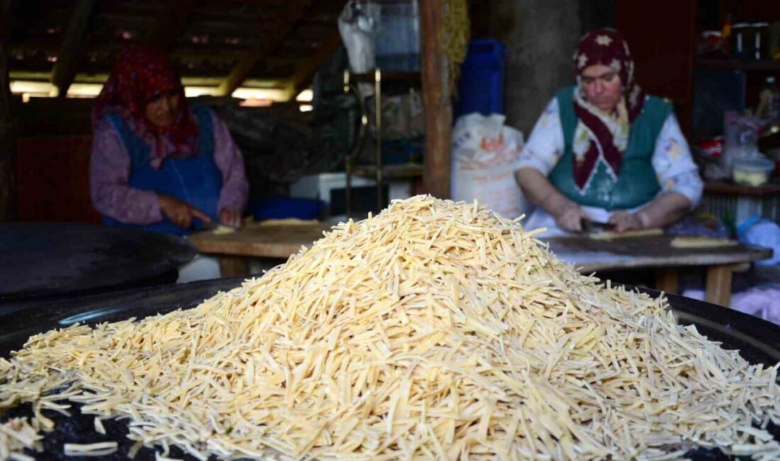 Erzincan’ın Kemah ilçesine bağlı köylerde, sonbahar serinliğinin hissedilmesiyle yüzyıllardır, özellikle