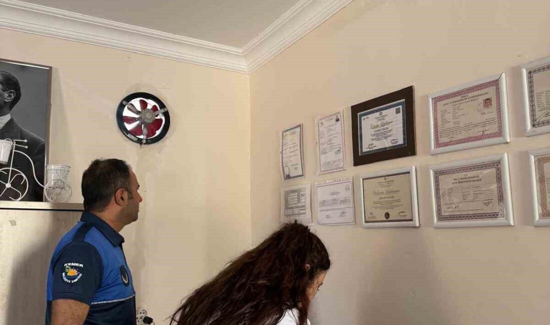 Kemer Belediyesi Zabıta Müdürlüğü ekipleri, yeni eğitim öğretim yılı öncesinde