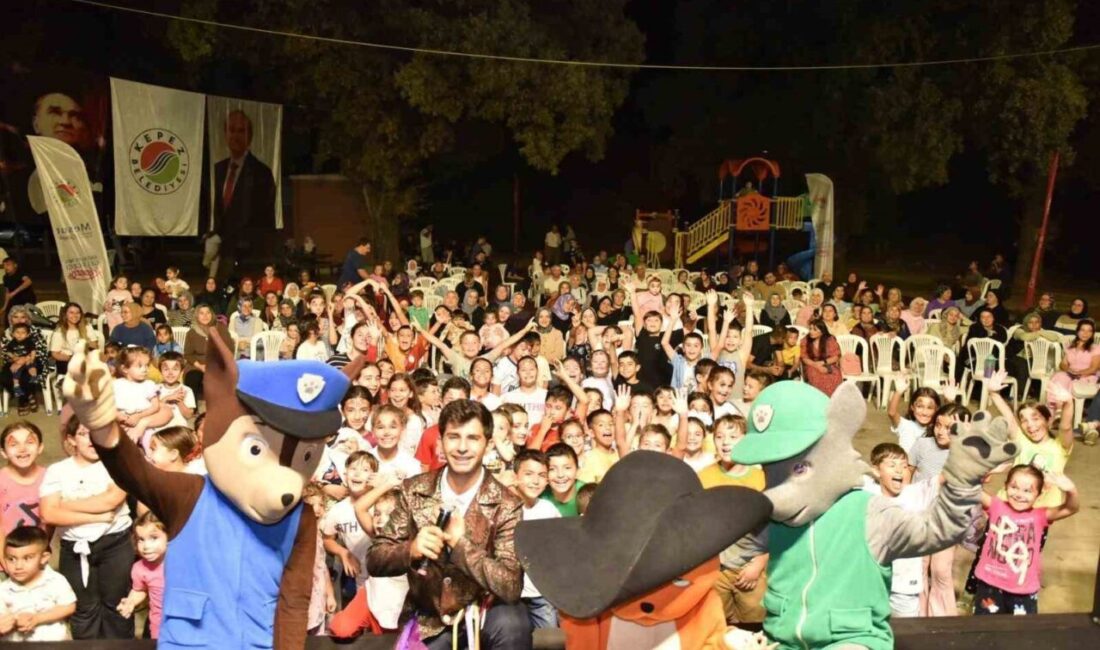 Kepez Belediyesi’nin hayata geçirdiği ve mahalle mahalle süren “Sahne Kepez”