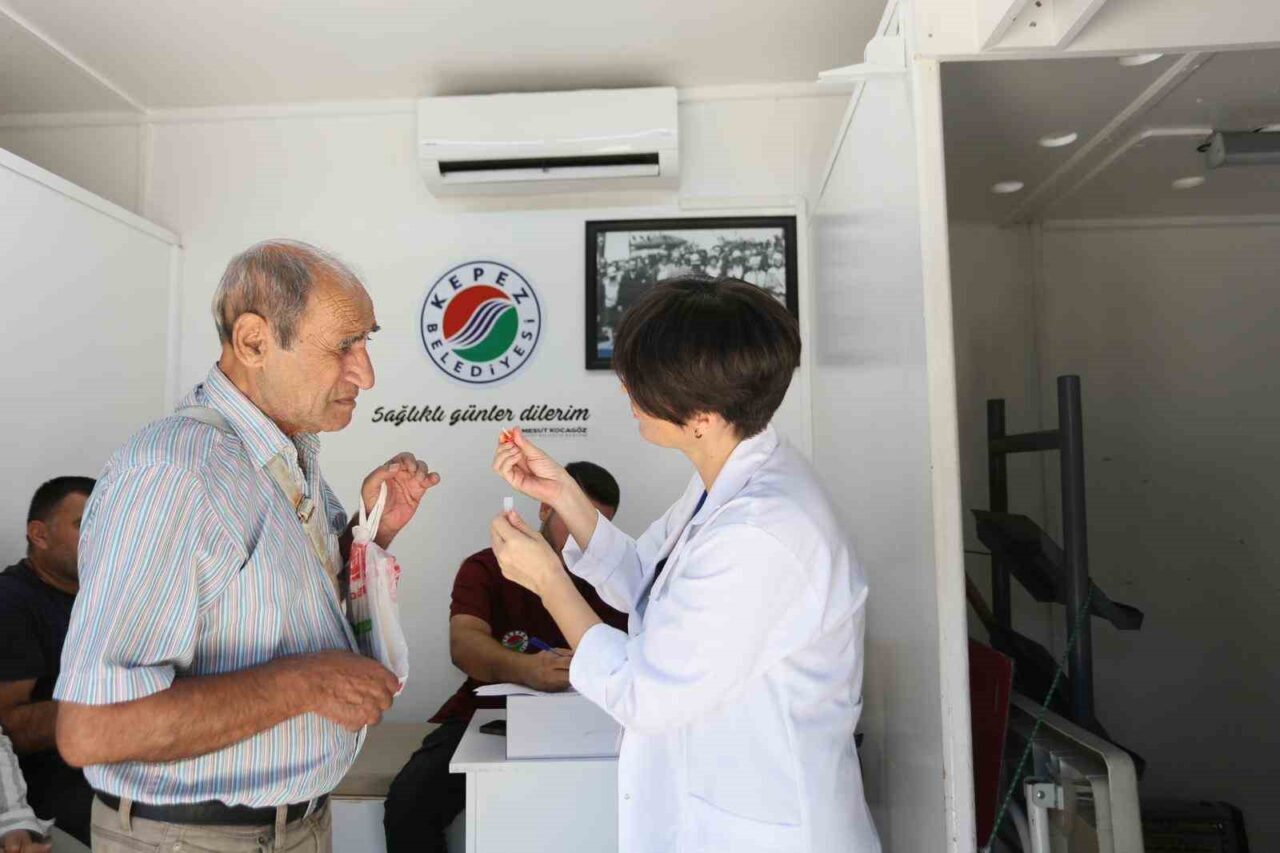 Kepez Belediyesi Sağlık Merkezi çatısı altında hizmet veren Mobil Sağlık