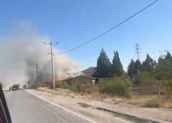 Eskişehir’de bir kereste fabrikasında çıkan yangın itfaiye ekiplerinin müdahalesiyle kontrol