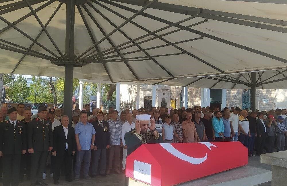 Balıkesir’de tedavi gördüğü hastanede hayatını kaybeden Kıbrıs Gazisi Mehmet Güneş,