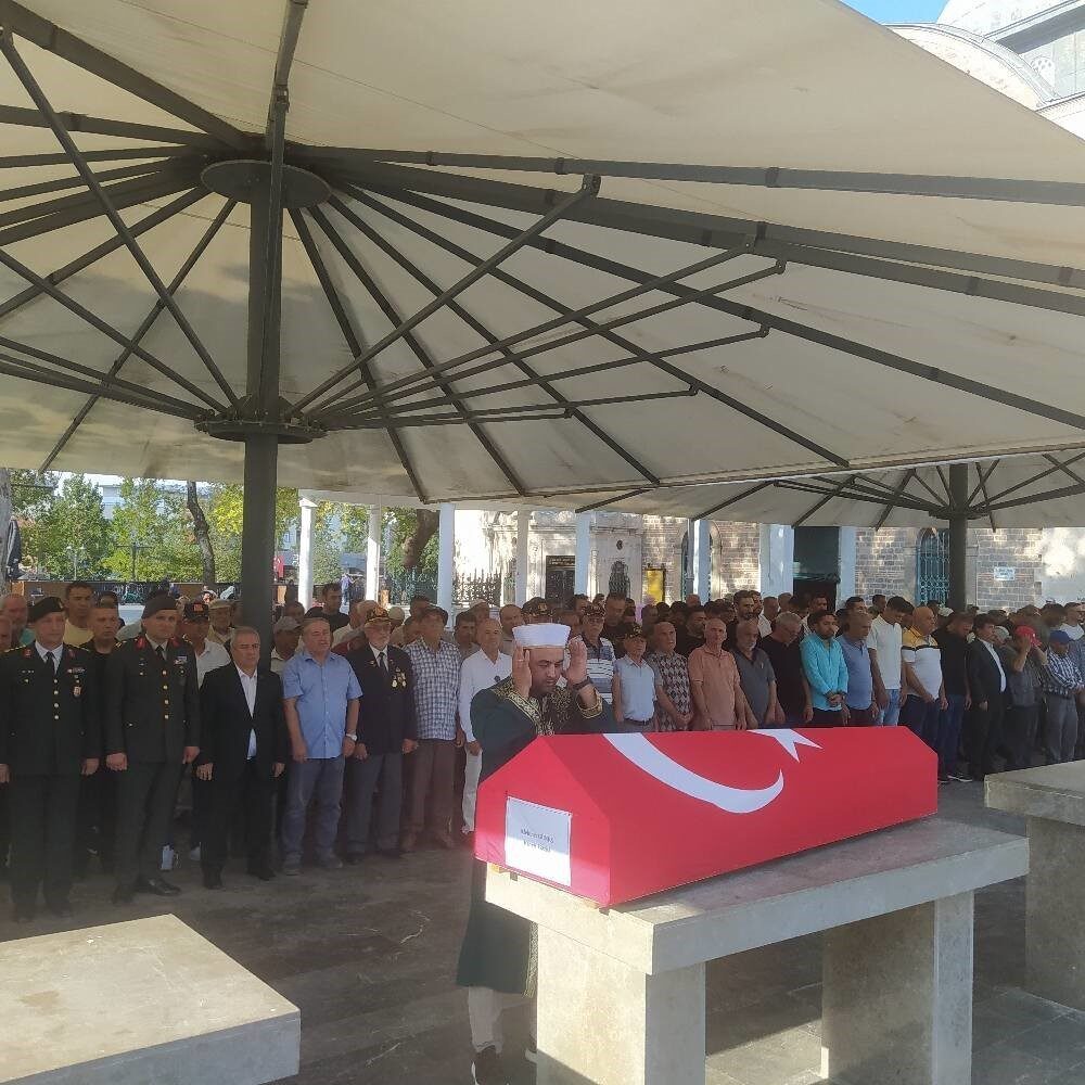 Balıkesir’de tedavi gördüğü hastanede hayatını kaybeden Kıbrıs Gazisi Mehmet Güneş,