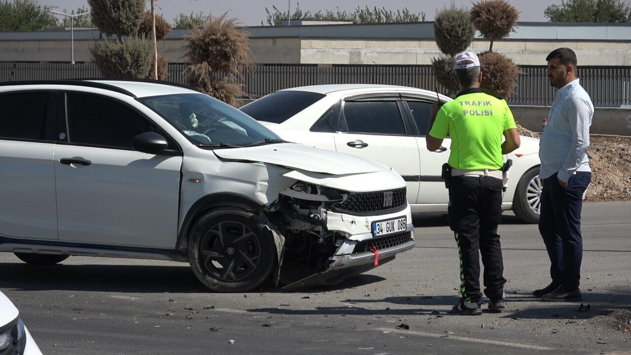 Kilis’te bir saat arayla aynı kavşakta meydana gelen iki trafik