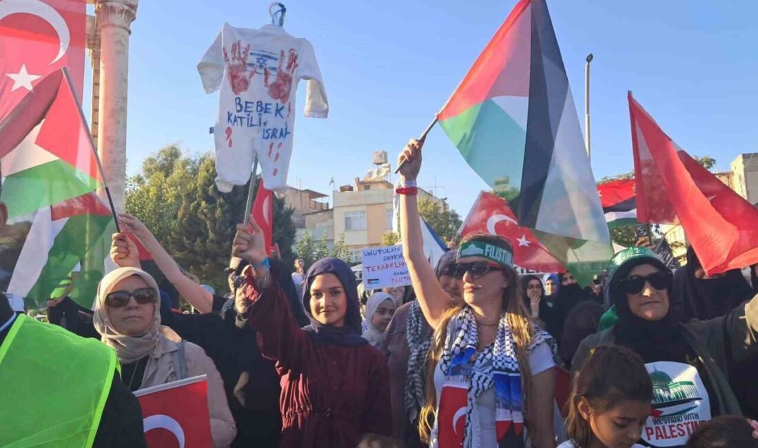 İsrail’in Gazze’ye yönelik ablukasına karşı insani yardım ulaştırmak için yola