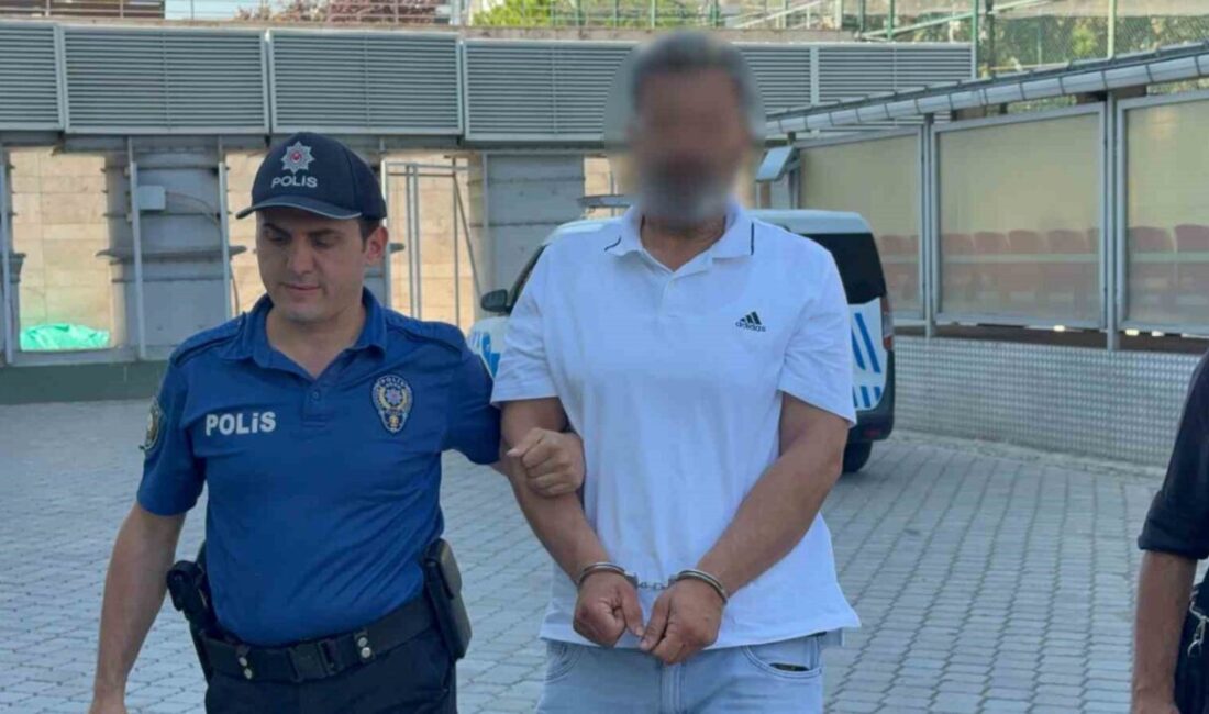 Samsun’da kiracısının burnunu kıran iş yeri sahibi çıkarıldığı mahkemece tutuklandı.