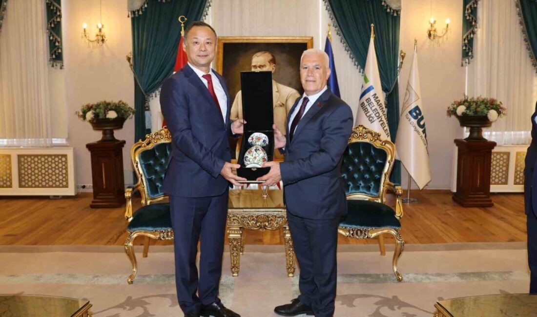 Kırgız Cumhuriyeti Ankara Büyükelçisi Ruslan Kazakbaev’in Başkan Mustafa Bozbey’e yaptığı