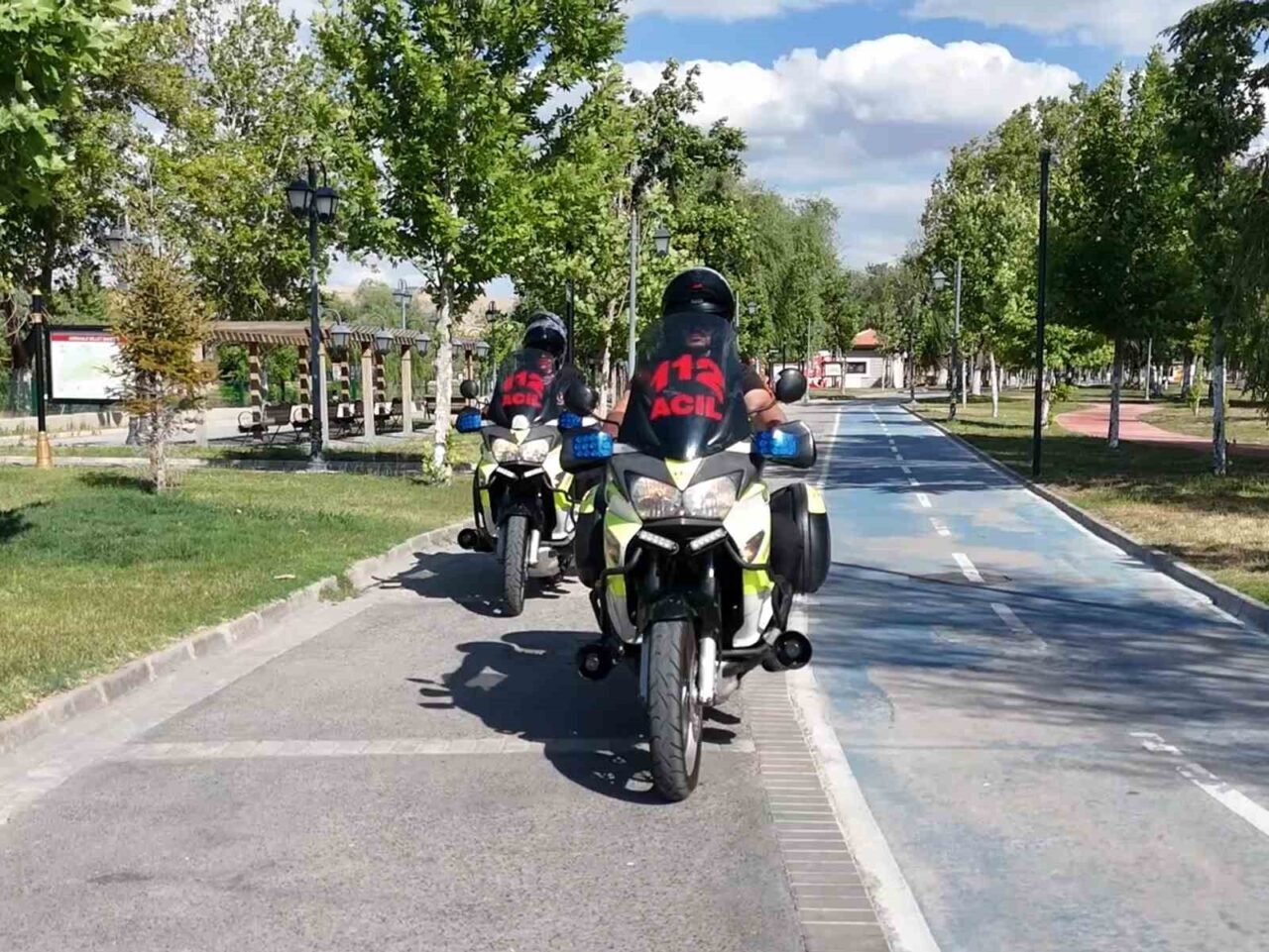 Kırıkkale’de 112 motosiklet ambulans ekipleri, kritik noktalarda hazır bekleyerek acil