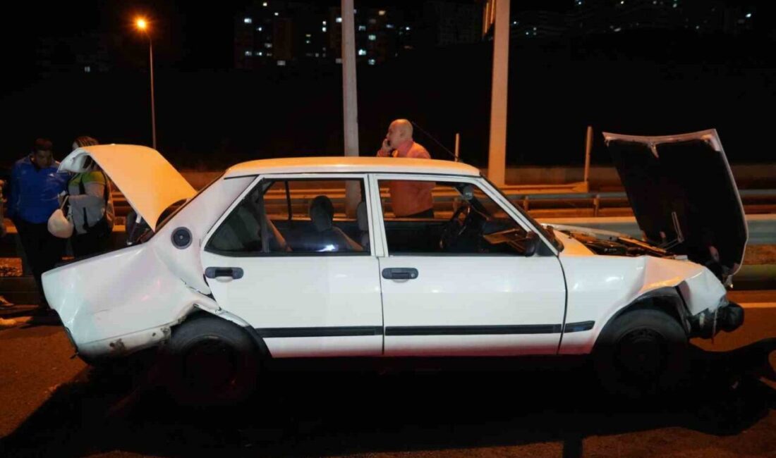 Kırıkkale’de şehirler arası karayolunda meydana gelen zincirleme trafik kazasında, Fiat-Tofaş