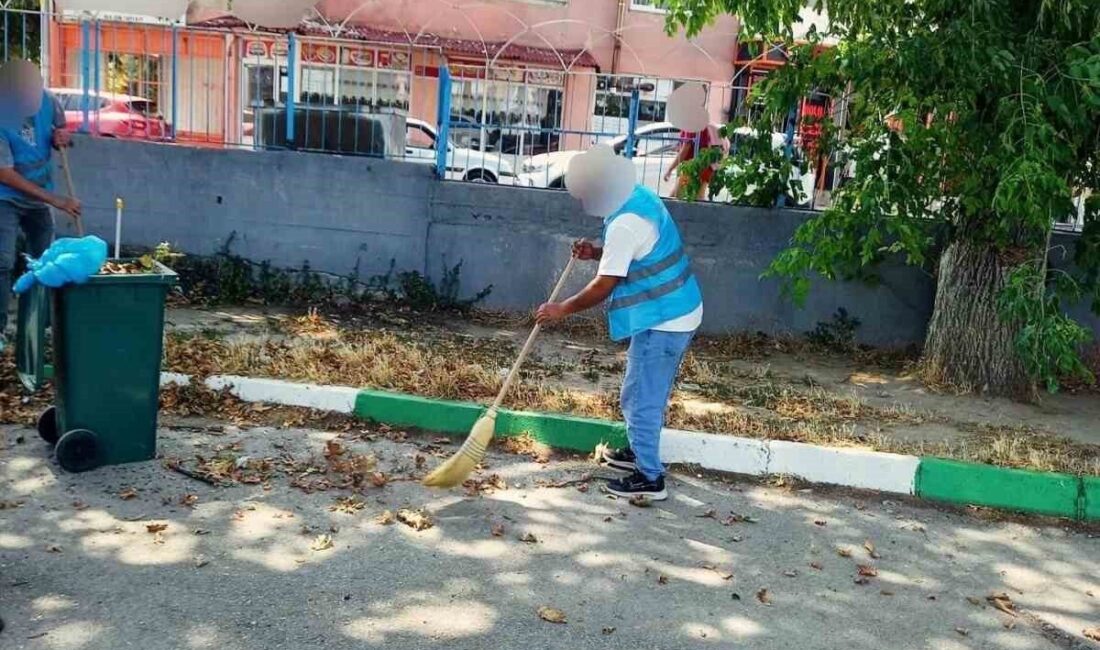 Kırklareli’nde denetimli serbestlik hükümlüleri, kentteki okulu yeni eğitim-öğretim yılına hazırladı.
