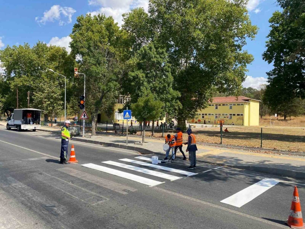 Kırklareli’nde jandarma ekipleri sorulu oldukları bölgelerde yaya öncesi denetimi yaptı.