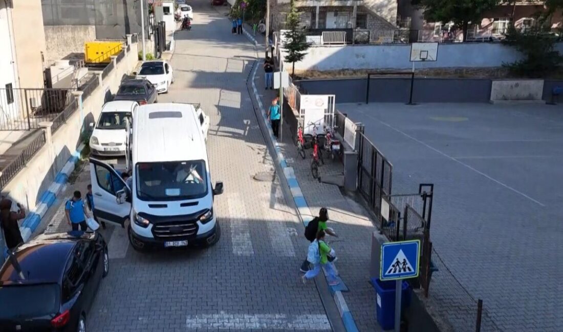 Adana’nın Feke ilçesinde belediye, ulaşım sorunu yaşayan öğrenciler için ilk