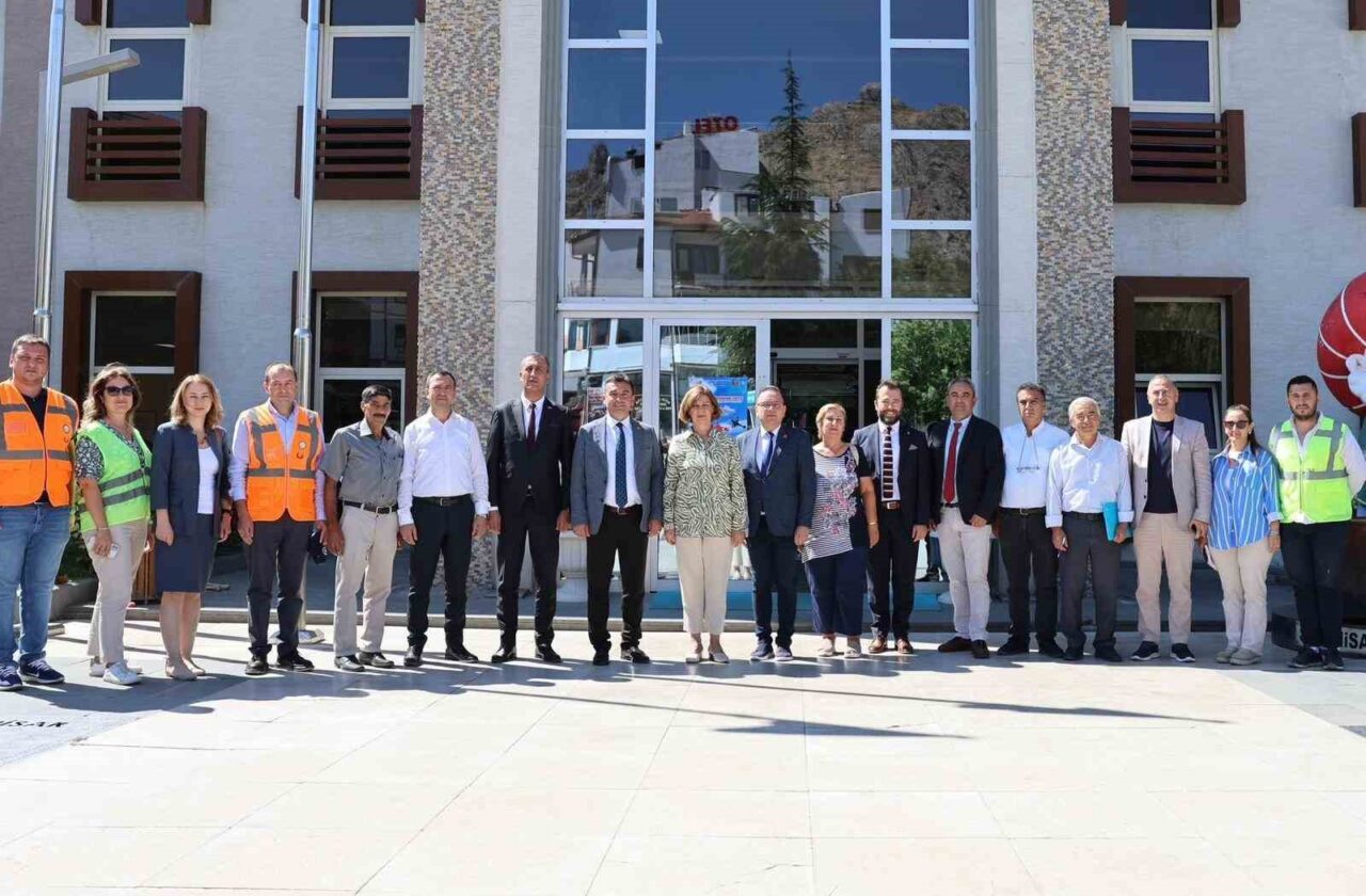 Eskişehir Büyükşehir Belediye Başkanı Ayşe Ünlüce, Sivrihisar ve Çifteler ilçeleri