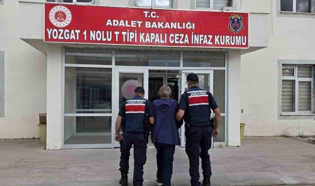 KIRŞEHİR (İHA) – Kırşehir’in Akçakent ilçesinde karı kocayı silahla vurarak