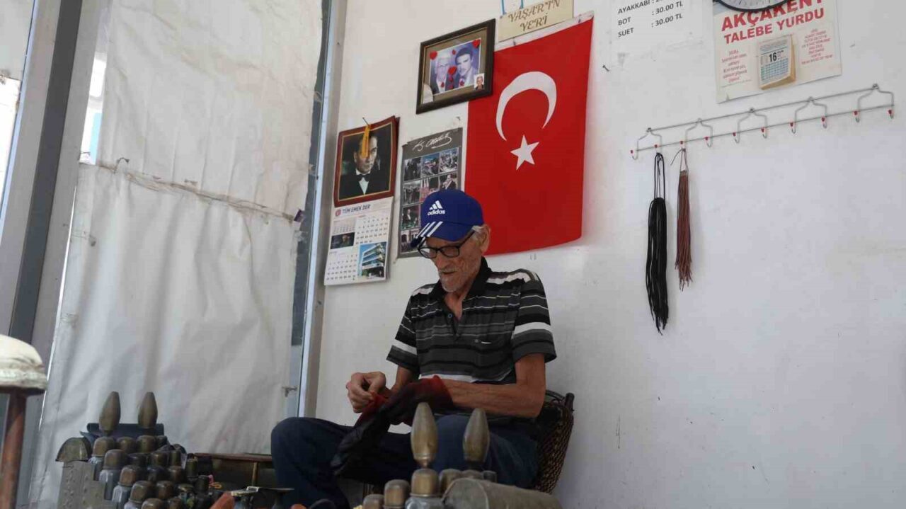 Kırşehir’de ayakkabı tamiri ve boyacılığı yapılan geleneksel lostra salonları yok