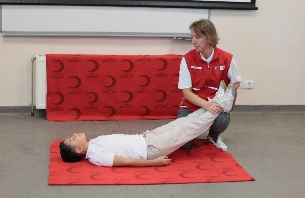 Türk Kızılay yeni eğitim öğretim yılının başlamasıyla birlikte okullarda yaşanabilecek