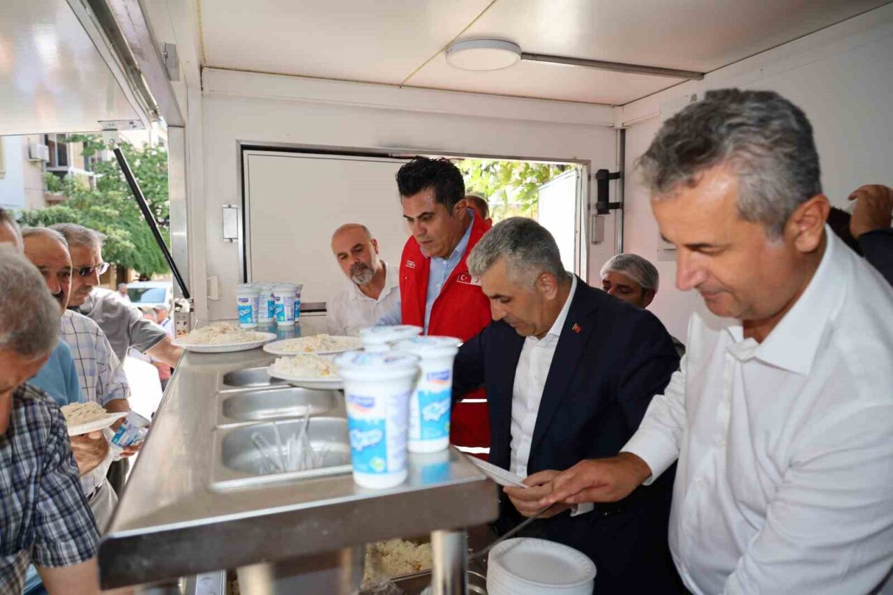 İzmir’in Balçova ilçesinde bulunan Salih İşgören Polis Merkezi Amirliği’ne düzenlenen