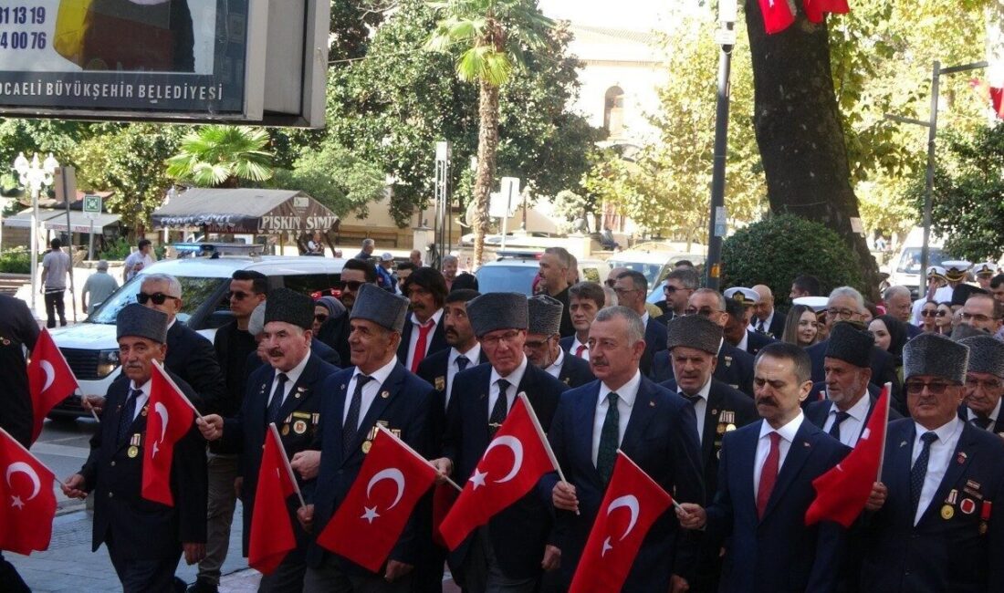Kocaeli’de 19 Eylül Gaziler Günü, düzenlenen yürüyüş ve çelenk sunma