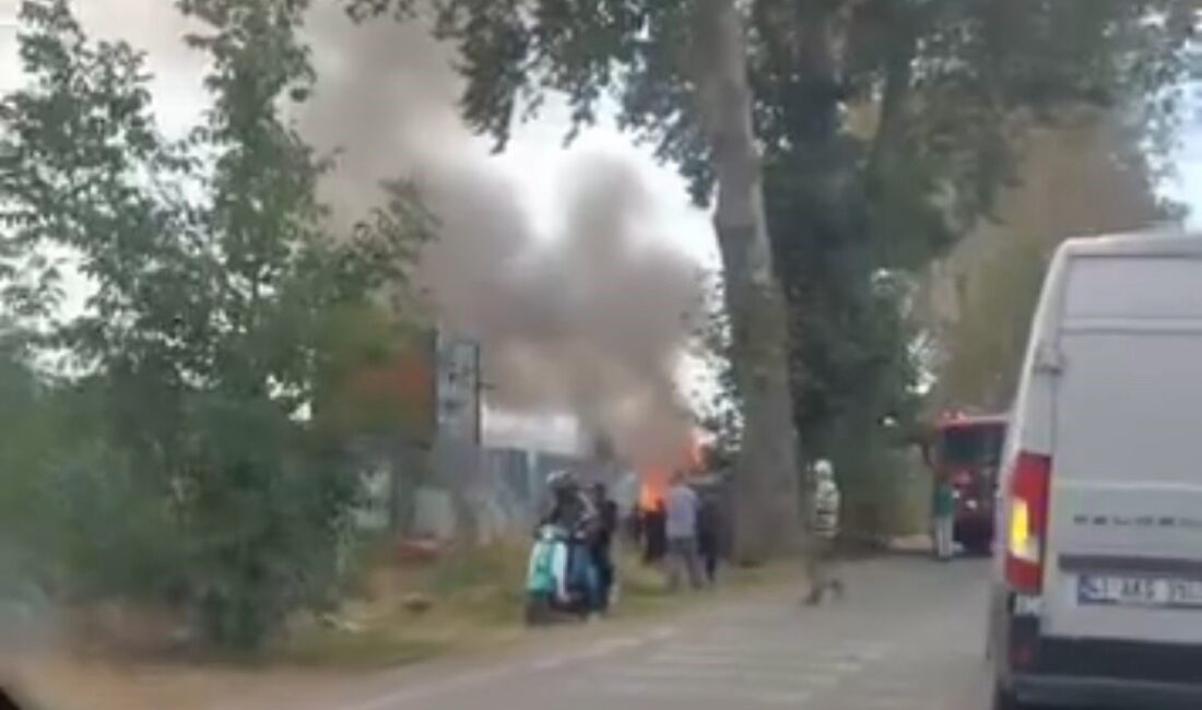 Kocaeli’nin Başiskele ilçesinde hurdalık alanda çıkan yangın, itfaiye ekiplerince söndürüldü.