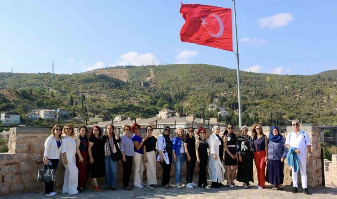 Kocaeli’nin farklı ilçelerinde görev yapan kadın muhtarlar, Körfez Belediyesi’ni ziyaret