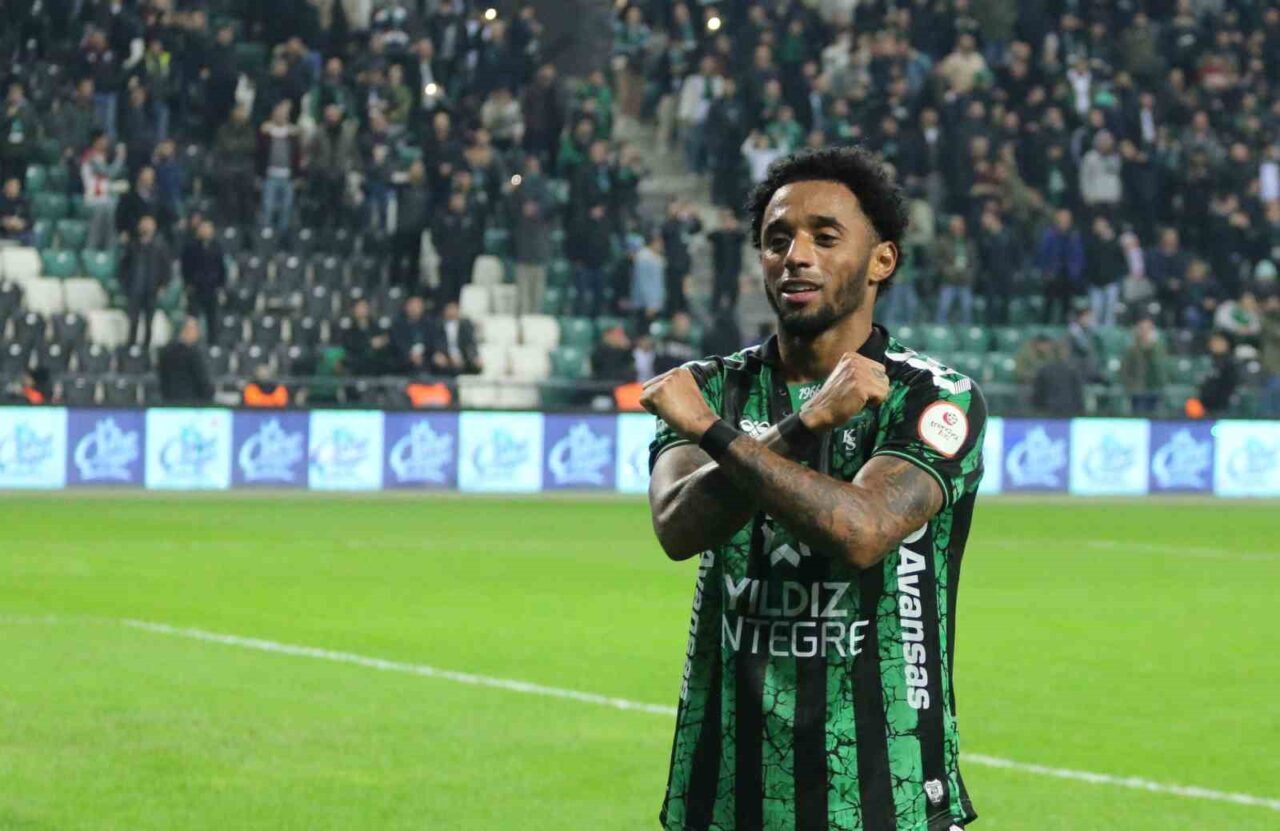 Kocaelispor, Ryan Mendes ile karşılıklı anlaşarak yollarını ayırdığını açıkladı. Trendyol