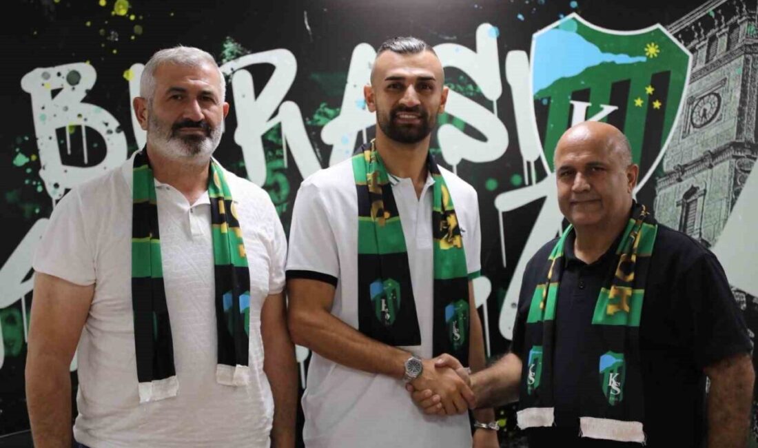 Kocaelispor, 33 yaşındaki forvet Serdar Dursun ile bir yıllık sözleşme