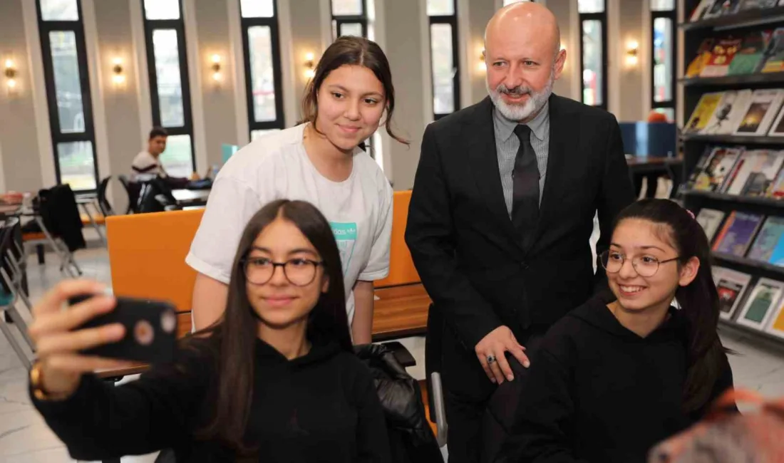 Kocasinan Belediye Başkanı Ahmet Çolakbayrakdar’ın, ’Kütüphanelerle zenginleştirilmiş bir şehir inşa