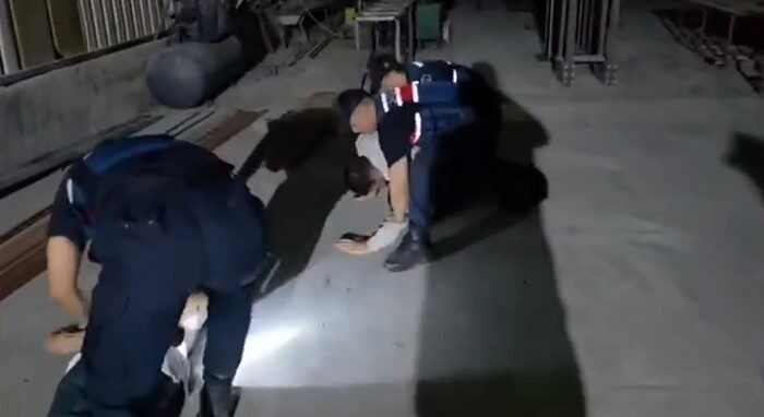 Adana’da 3 konteynere iklimlendirme sistemi kurup skunk yetiştiren 2 şüpheliden