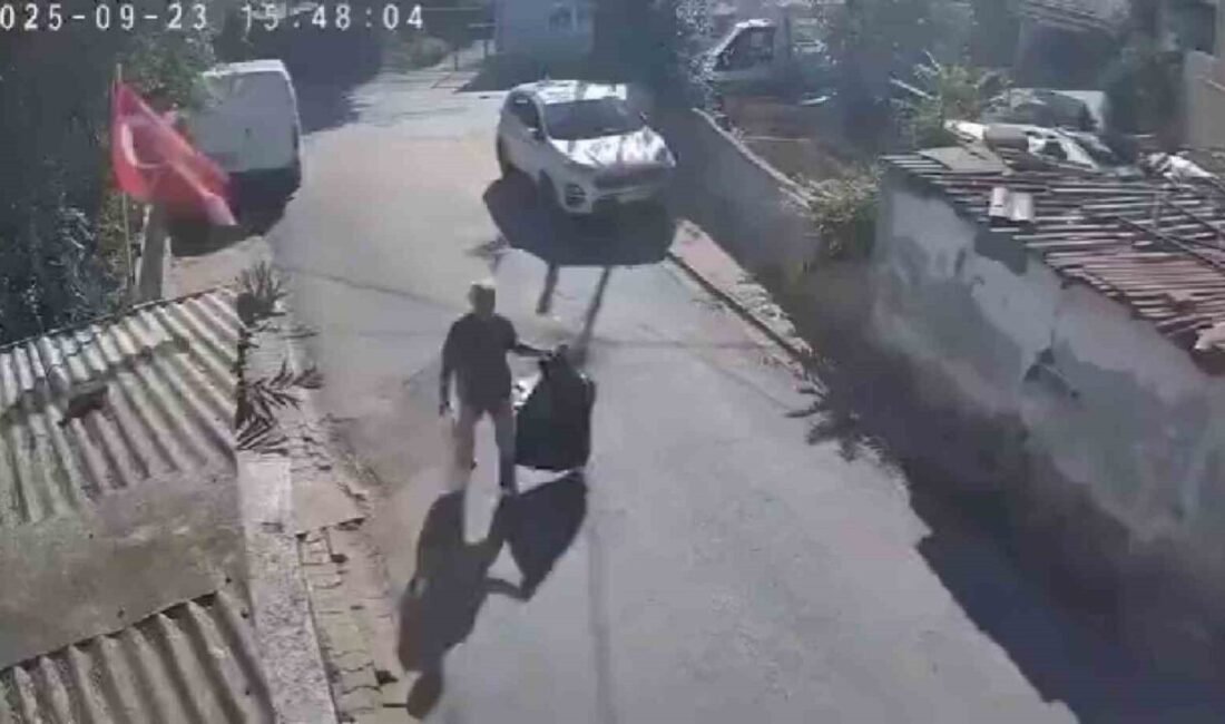 Ümraniye’de bir inşaat alanında gerçekleştirilen kontrollü patlatmanın güvenlik kamerası görüntüleri