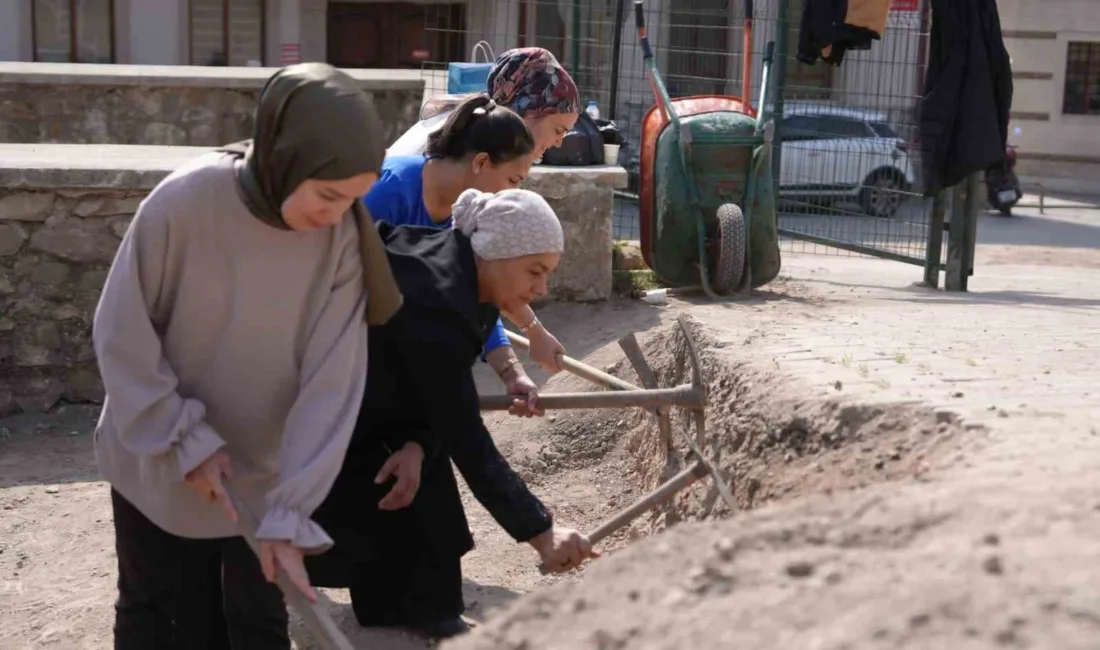 Düzce Belediyesi’nin destekleri ile gün yüzüne çıkarılan Konuralp Antik Tiyatrosu’ndaki