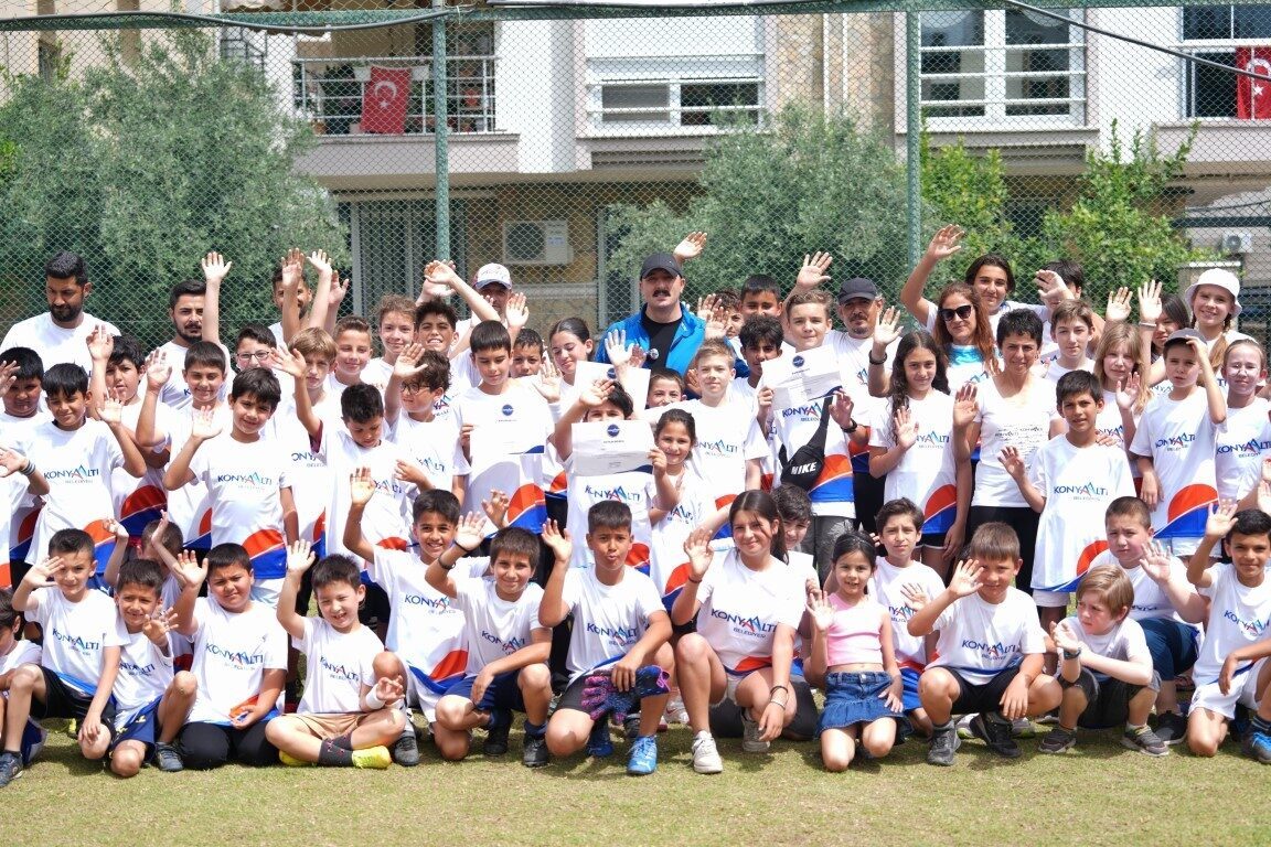 Konyaaltı Belediyesi Kış Spor Okulları kayıtları başlıyor. Futbol, basketbol, tenis