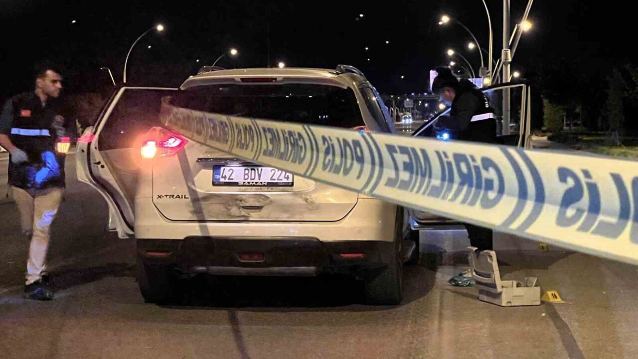 Konya’da kendisini havaalanına bırakacak aracın önünü kesen kişiler tarafından silahlı