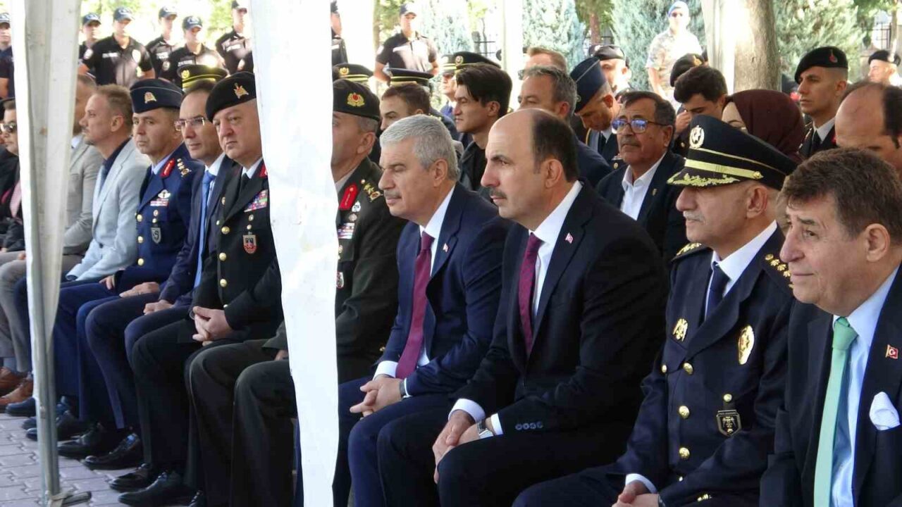 Konya’da 19 Eylül Gaziler Günü nedeniyle tören düzenlendi ve şehitlik