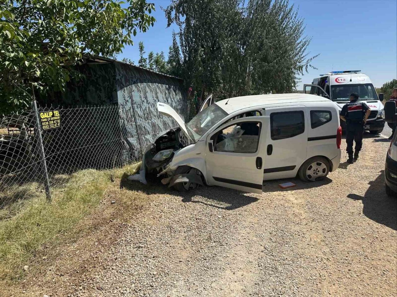 Konya’nın Hüyük ilçesinde seyir halindeki hafif ticari aracın lastiğinin patlaması