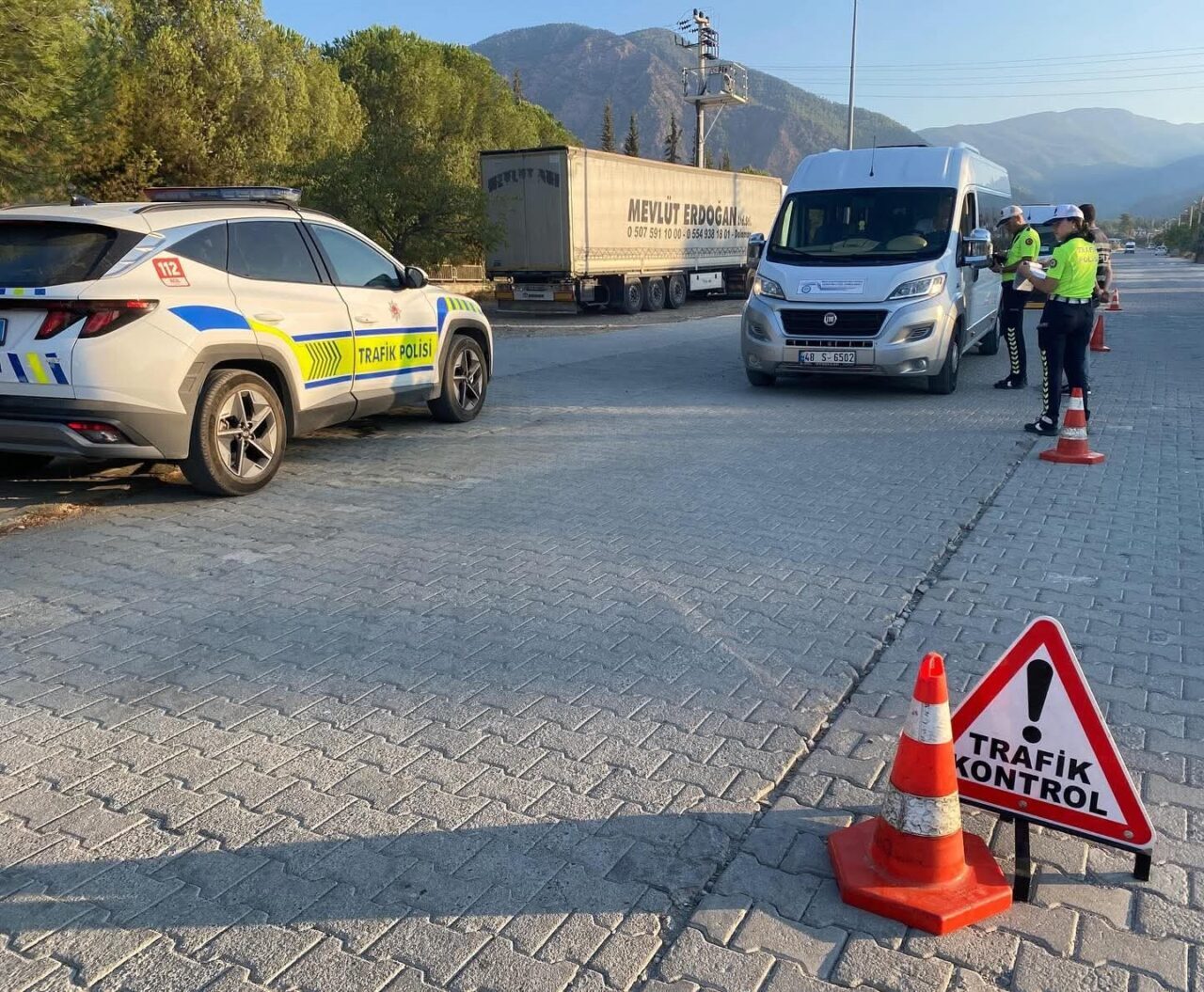 Muğla’nın Köyceğiz İlçe Emniyet Müdürlüğü tarafından yapılan uygulamalarda 9 araç
