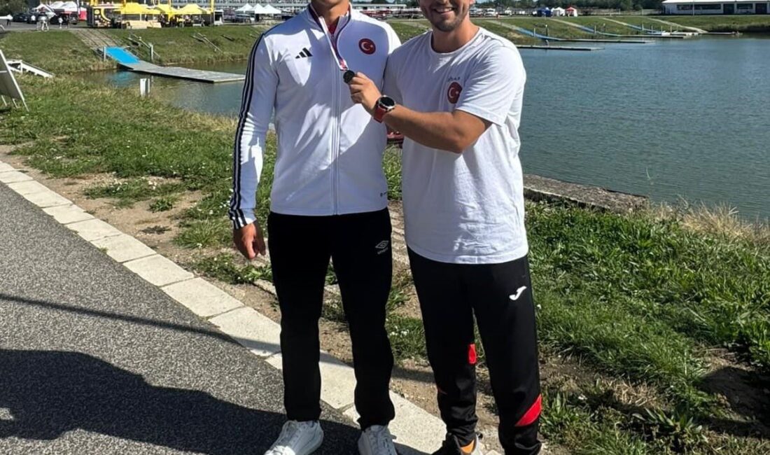 Muğla’nın Köyceğiz ilçesinden Rahmi Kaan Karahan Çekya’da yapılan kano yarışlarında