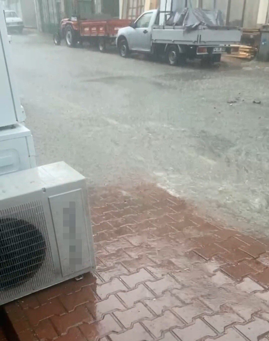 Bartın’ın Kozcağız beldesinde şiddetli yağış ve alt yapı sorunu nedeniyle