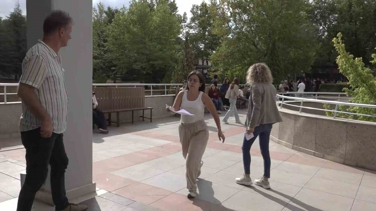 Eskişehir’de Ölçme, Seçme ve Yerleştirme Merkezi (ÖSYM) tarafından yapılan Kamu