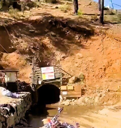 Denizli’nin Acıpayam ilçesinde faaliyet gösteren krom madeninde meydana gelen göçükte,