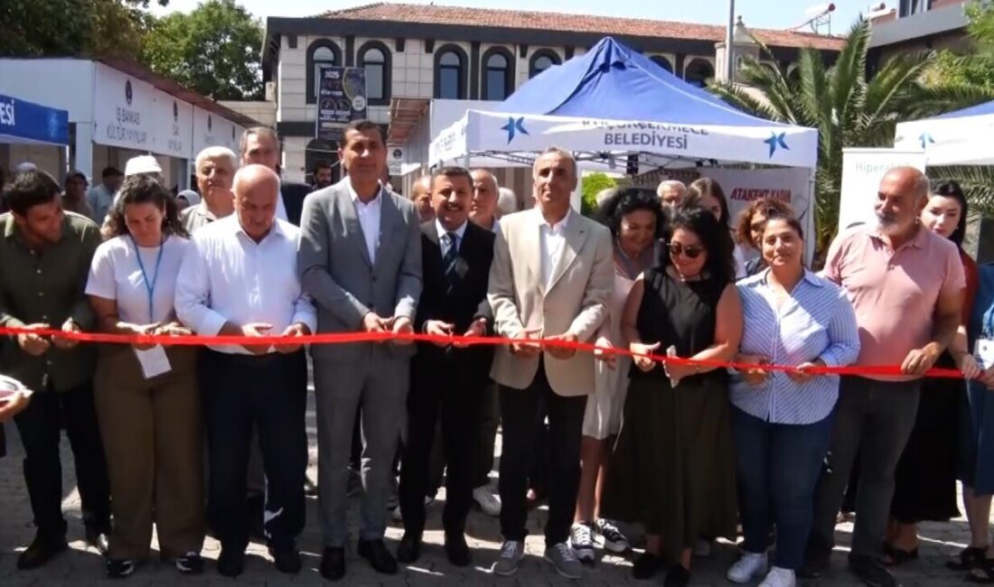 Küçükçekmece’de düzenlenen GADEV Kitap Fuarı kapılarını açtı. Küçükçekmece Garip Dede
